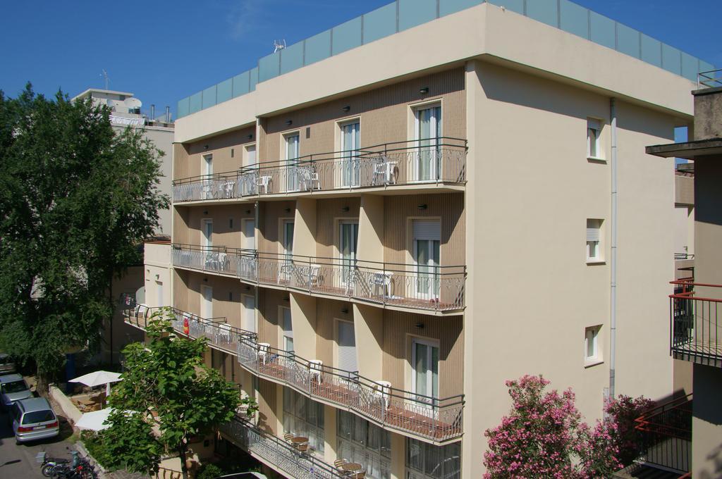 Hotel Esperia Cattolica Exterior foto