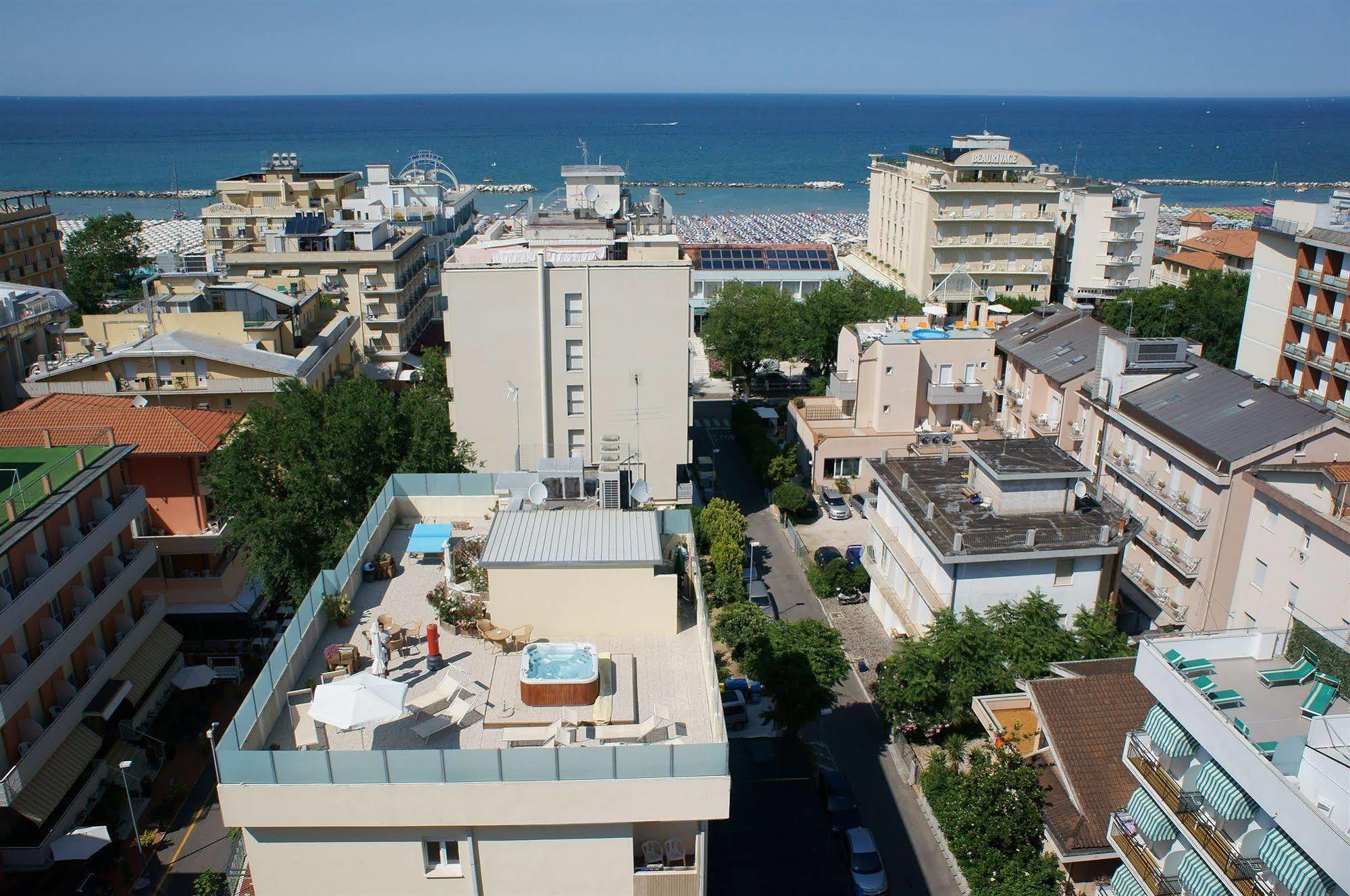 Hotel Esperia Cattolica Exterior foto
